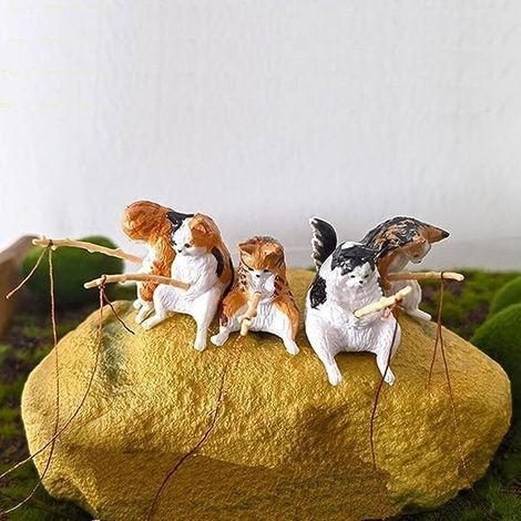Lot de 5 ornements de chat en résine jaune, modèle animal miniature décoration créative, ornement d'aquarium, ornement d'aquarium DIY de forme vivante de chat pêcheur, petit cadeau en résine pour la m (1/4)