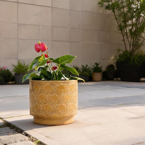 Pot de fleur en céramique jaune soleil avec relief cœur 38 cm (1/5)