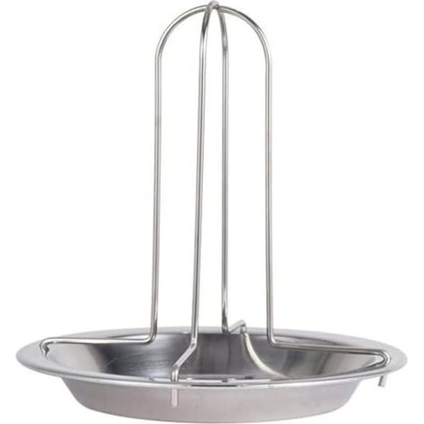 Ein Set aus Grill-, Back- und Kochutensilien, darunter ein antihaftbeschichteter Hähnchenhalter mit Schüssel sowie Grillzubehör und -werkzeuge.