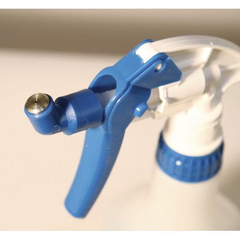 Pulvérisateur avec gicleur métal pour mamelles de vache Kerbl (1/4)