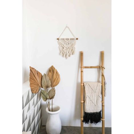 Tapiz de macramé lila para pared. (1/4)