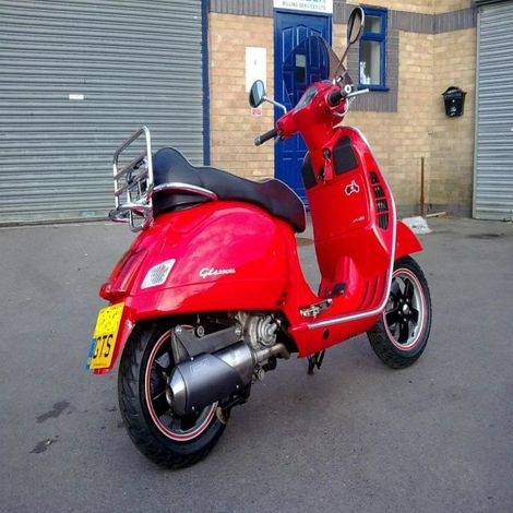 Strisce per cerchi Scooter adesive rifrangenti materiale 3M Colore - Rosso (1/5)