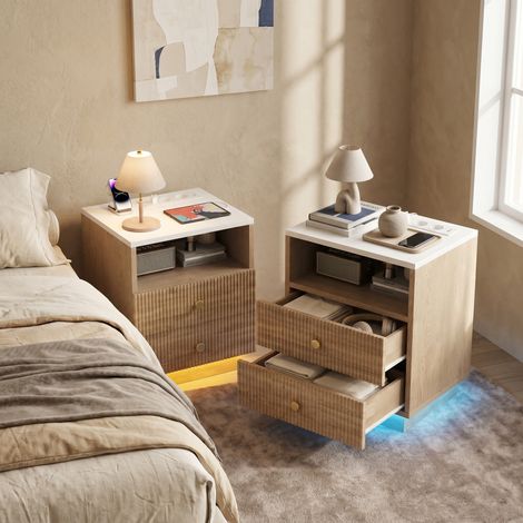 Set di 2 Comodini 44x38x55cm con Stazione di Ricarica USB e Tipo C, Tavolino da Salotto con Luci LED 7 Colori, Design Moderno in Legno, Rovere e Bianco