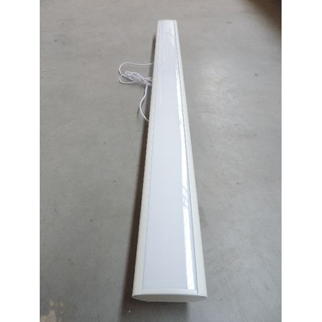 Plafonnier suspendu lineaire ovale LED 36W blanc 4000K 3140lm sur socle 1200x98x34mm 230V IP40 CL9834 (1/2)