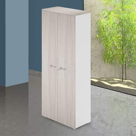 Armadio ufficio in legno con serratura. Armadietto (1/2)