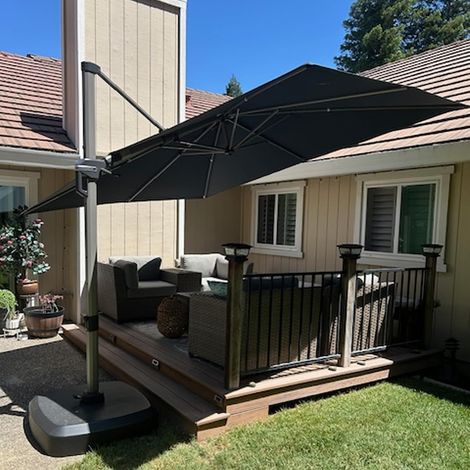 Parasol Rectangulaire Inclinable 2,7 x 3,65 m UPF 50+, Gris  Rotatif 360°, Mât : aluminium 8 cm, couleur champagne, revêtement anti-oxydation – résiste à la décoloration, Jardin, Patio (1/5)