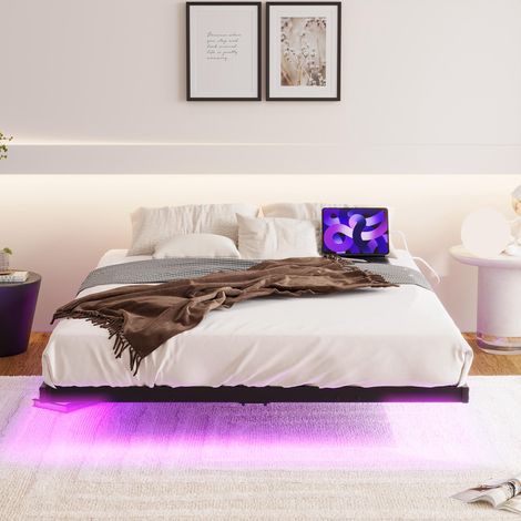 Cadre de lit flottant 140 x 200 cm avec éclairage LED et station de recharge, sommier à lattes en métal, robuste et stable, montage facile, noir (1/5)