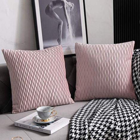 Housses de Coussin Rose 45cmx45cm: Pack de 2 Taies d'oreiller Décoratives Carrées en Velours Rayé pour Canapé de Chambre (1/5)