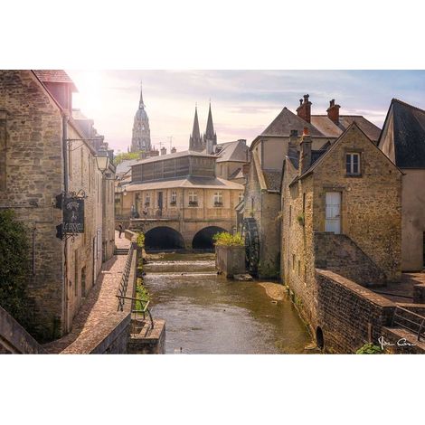 Tableau sur toile moulin de Bayeux 45x65 cm - Impression sur Toile Murale Décorative - Image imprimée en HD sur Toile - Toile sur Châssis en Bois FSC - Fabriqué en France (1/4)