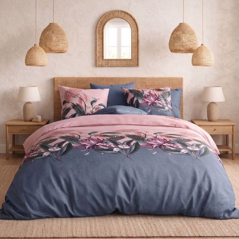 Parure housse de couette 240x220cm + 2 taies motif floral bleu et rose 100% coton - BLUM (1/4)