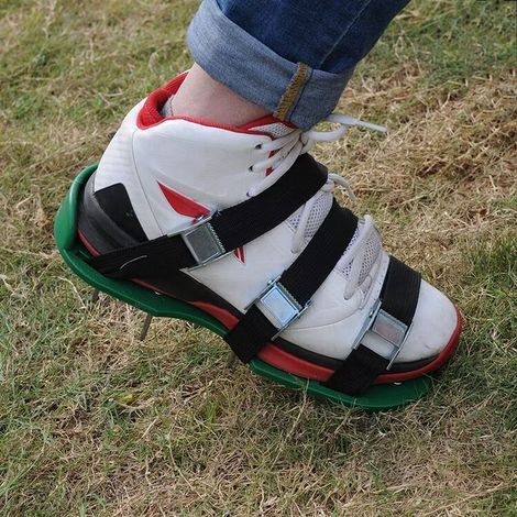 Chaussures d'ameublement pour gazon de jardin, pointes 57mm et attaches universelles Sandales aérateurs de gazon (1/4)