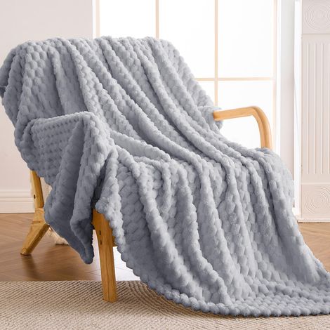 Couverture douillette 150 x 200 cm – Couverture polaire ultra douce pour canapé et canapé, couverture chaude et douillette, couverture de canapé légère, confortable, respirante et facile (1/5)