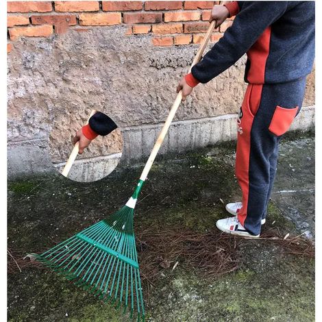 Tête de râteau de jardin en acier pour ramasser les feuilles et les mauvaises herbes. Nettoyeur de pelouse et de feuilles. (1/3)