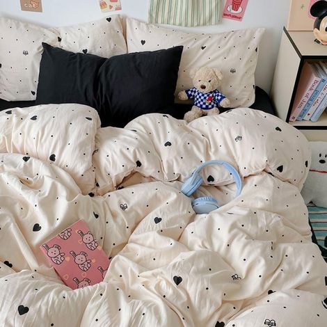 Parure de lit 2 pièces en microfibre avec housse de couette de 135 x 200 cm et 1 taie d'oreiller de 80 x 80 cm, avec fermeture éclair, motif cœurs et pois, beige/noir, pour fille (1/5)