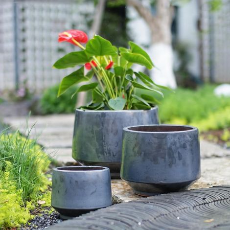 Set de 3 pots en céramique noire mat avec trou de drainage (1/5)