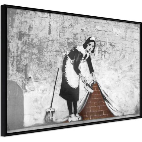 Affiche Murale Encadrée "Banksy Sweep it Under the Carpet" 30 x 20 cm Noir
