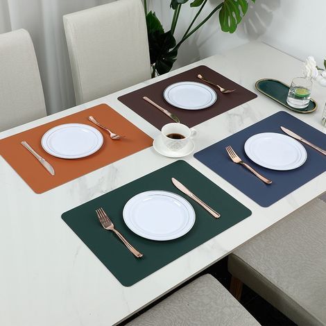 Set aus 4 abwaschbaren Silikon-Tischsets und Untersetzern, 43 x 30 cm, hitzebeständig bis 232,2 °C, rutschfest und wasserdicht. (1/5)