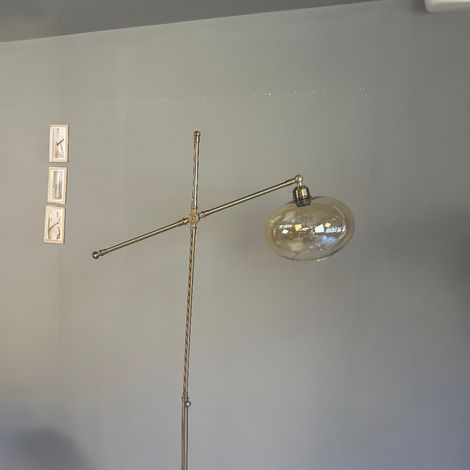 Lampadaire Selvon Verre, Moderne, Lampadaire pour Salon, Chambre à Coucher, Chambre d'enfant avec Douille E27, Largeur 30 cm, Abat-jour Réglable, Lampadaire avec Tablette et Variateur (1/4)