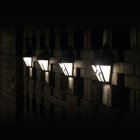 Lampe murale décorative hexagonale à énergie solaire pour jardin ou cour, alimentée par LED. (1/5)