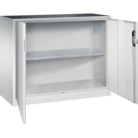 C+P, Armoire d'atelier hauteur bureau à portes battantes,