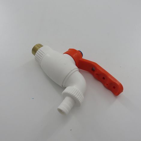 Außenwasserhahn aus PPR-Kunststoff, Kunststoffauslauf, runder Kopf, Einhebelmischer, Auslauf aus neuem Material. (1/5)