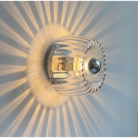 Lámpara de pared nórdica retro sencilla, casquillo E14, luz cálida, dorada. (1/5)