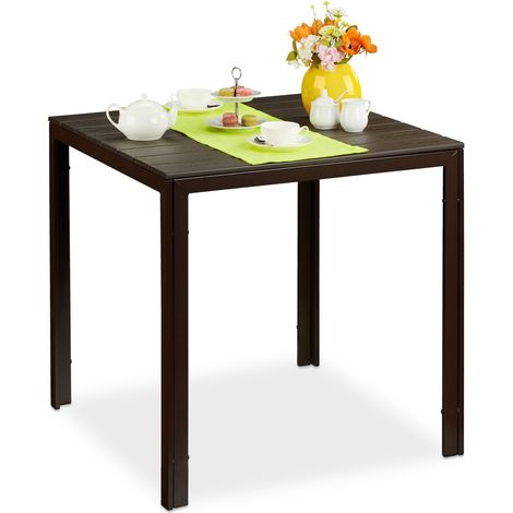 Square garden table with wood effect