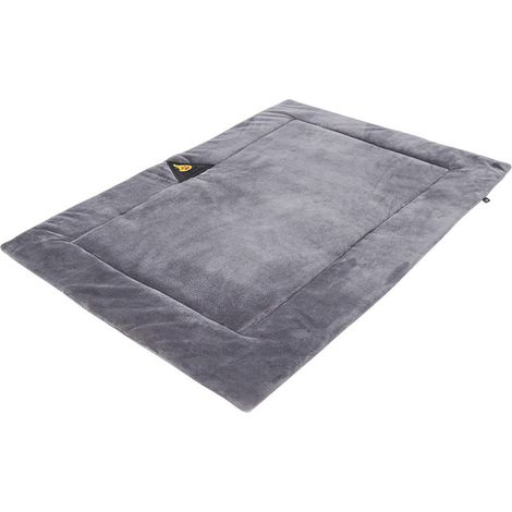 Heating pad: An indoor heating pad automatically cuts off the dogs' power supply.