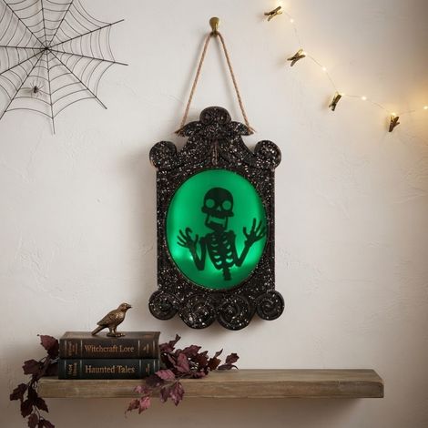 Animated Gothic Vintage Halloween Mirror Frame (1/2)