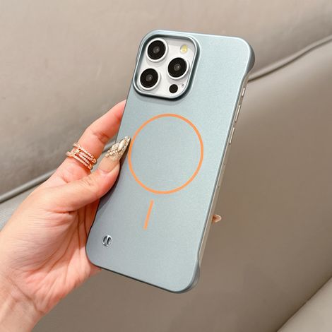(iPhone 13 Pro Max gris) Coque de protection ultra-mince sans bordure, fabriquée en matériau PC rigide, antichoc magnétique. (1/5)