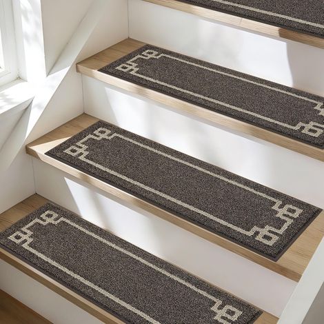 Lot de 4 Tapis d'escalier, antidérapants, pour marches en Bois, intérieur Lavable en Machine, 22 x 70 cm, avec Dos en TPE, pour Enfants et Animaux domestiques âgés, Beige (4, Brun) (1/5)