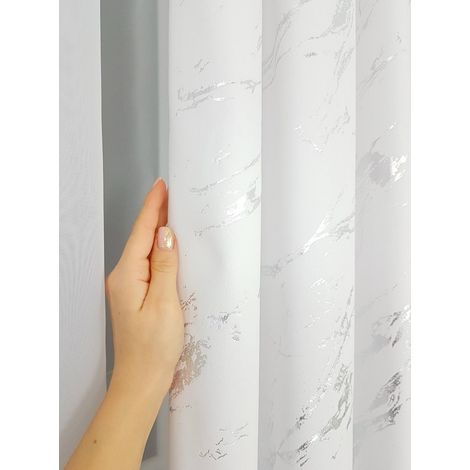 Rideau de velours à motif marbré, blanc et argent (1/5)