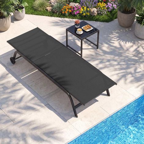 Avec roulettes, chaise longue d'extérieur réglable 6 positions avec dossier inclinable 180° et table d'appoint (1/5)