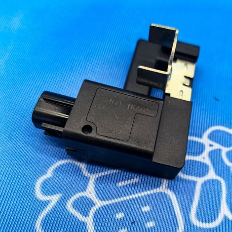 294G0-1V10A is a battery current sensor suitable for Nissan automotive batteries. (1/4)