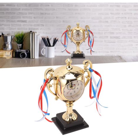 [Hängeuhr] Dekorative Mini-Wecker-Figur im Trophäen-Design für Büro und Wohnzimmer, Goldfarben – Kunststoff, Maße: 8,5 x 8,5 cm (Sockel), 21 cm (Höhe), Stückzahl