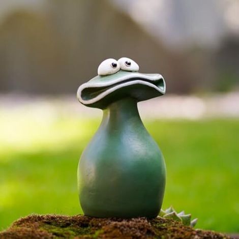 Dekorativer Frosch, Gartendekoration, Froschstatue aus Kunstharz für Balkon, Miniteich, Terrassendekoration, C [Energieklasse A]