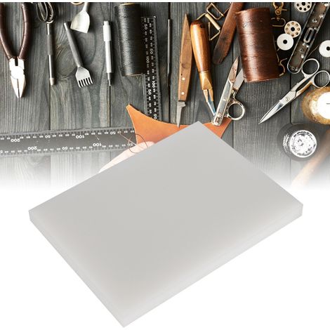 Tapis en plastique perforé façon cuir à faire soi-même (1/5)