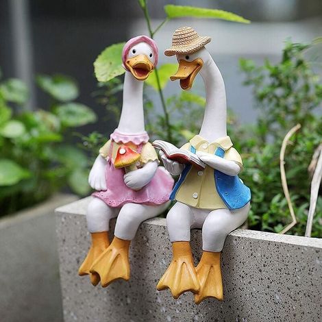 Outdoor Garden Ornaments Duck Reading Couple Animal Sculptures 22cm Resin Duck Couple Indoor Patio Gift Statues MUMU (1/4)