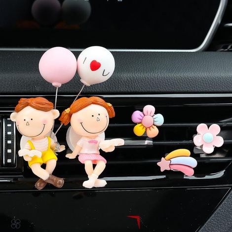 Figurine de couple cartoon mignonne pour voiture, diffuseur de parfum pour grille d'aération, décoration de tableau de bord, ornement automobile (1/5)