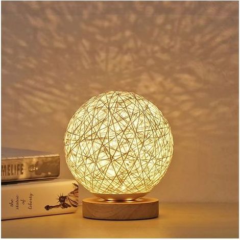 Lampe de table en bois à LED, veilleuse de chevet à boule sphérique en rotin en bois créatif avec abat-jour tricoté à la main. (1/5)