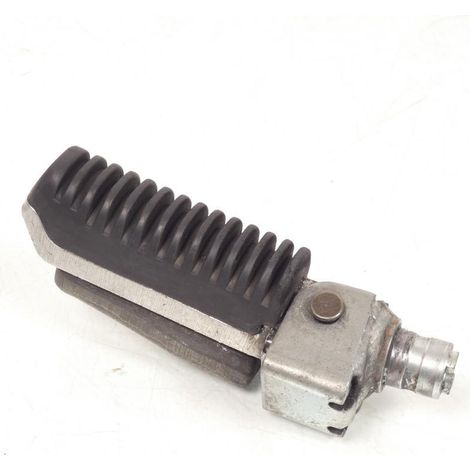 [PRODUIT D'OCCASION] Cale pied pilote avant droit pour moto Suzuki 600 Bandit 1996 à (1/4)