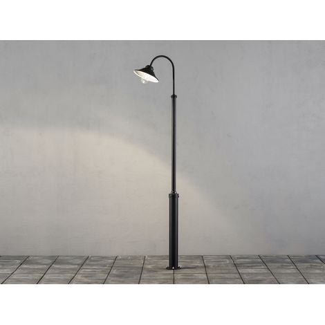 Große Mastleuchte VEGA aus Aluminium Schwarz, Höhe 240cm (1/5)
