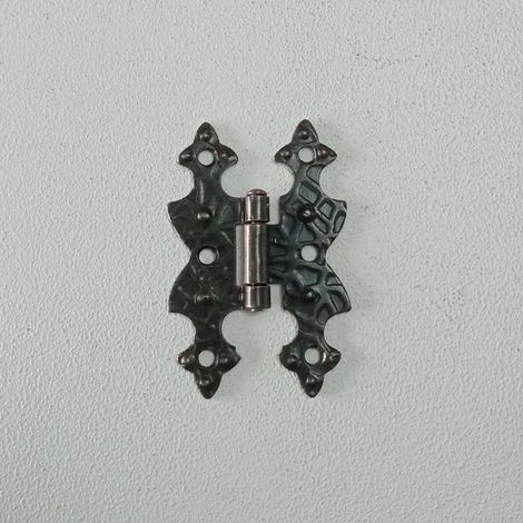 Cerniera da 67x40mm ali piane a filo stile ferro battuto verniciata fumè