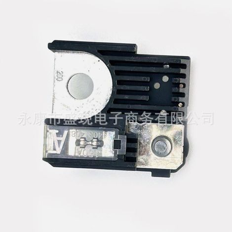 1879001318 Convient aux fusibles principaux de 150 A pour les batteries Hyundai IX35 et Kia Sportage. 18790-01318 (1/4)