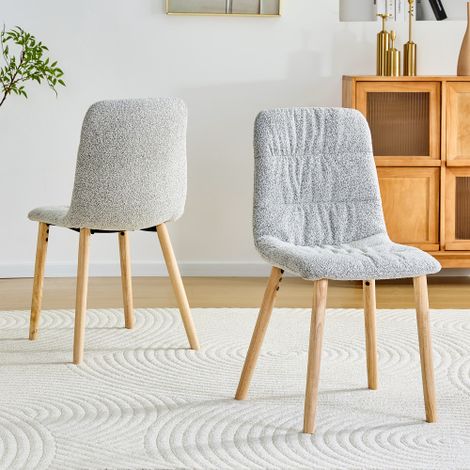 Sedia da pranzo con rivestimento plissettato e gambe in legno massello (set da 2). Rivestita in tessuto grigio chiaro, altezza totale 88 cm – una sedia da pranzo moderna in stile nordico. Adatta per s