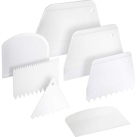 Set mit 7 Kunststoffschabern zum Ausstechen von Kuchenrändern, Ausstechformen und Teigglättern zum Backen. (1/5)