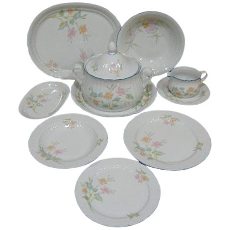 SANTA CLARA vajilla &43 juego te granada volvor , Juego vajilla &43 juego te Granada C. NegraFabricada en porcelana de alta calidadManipular con cuidadoIncluye: 2 fuente, s