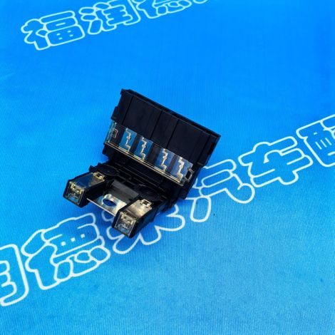 24380-89914 is suitable for the positive terminal fuse of Japanese-made Y62 batteries. (1/4)