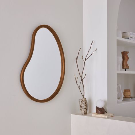 sweeek - Organischer Spiegel aus Tannenholz 85cm