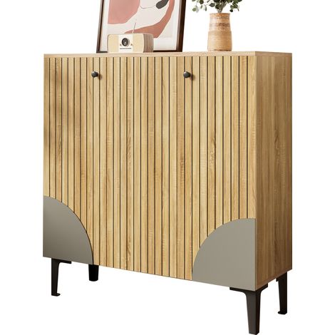 CHICFURN Meuble à chaussures bois clair 3 portes avec étagères, structure noire moderne, format compact pour entrée, rangement pratique et plateau déco (1/5)